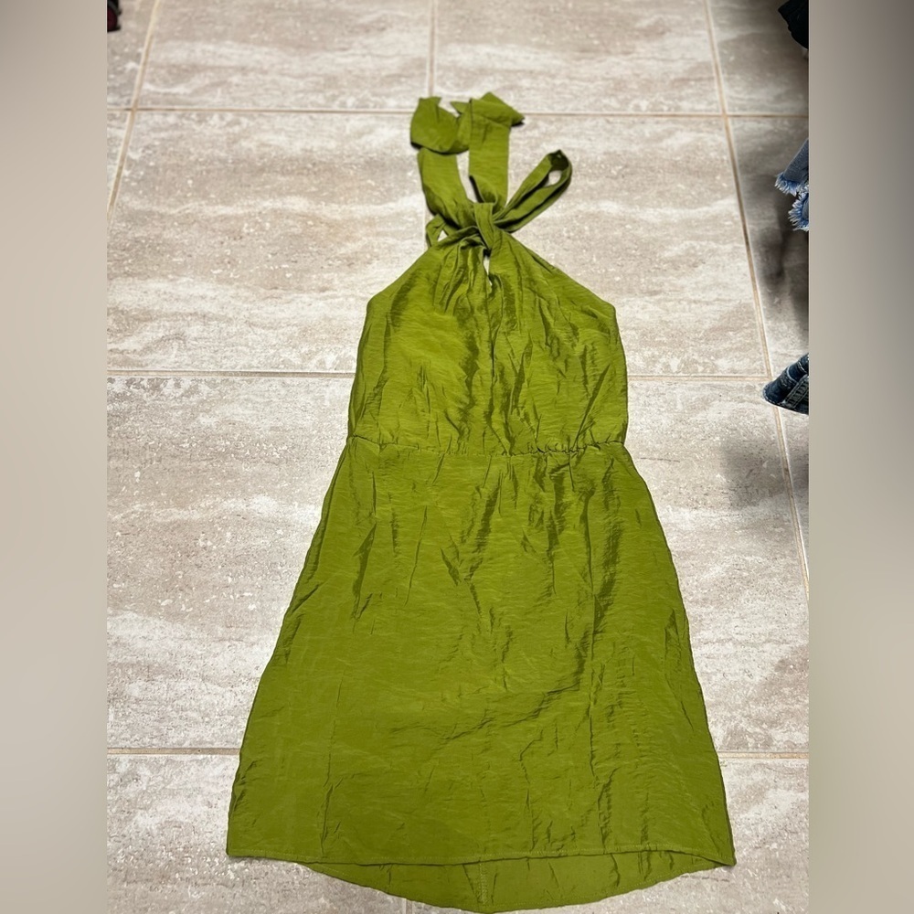 ๐NWT-H&M OLIVE GREEN HALTER NECK DRESS SZ XS๐ - Picture 6 of 8